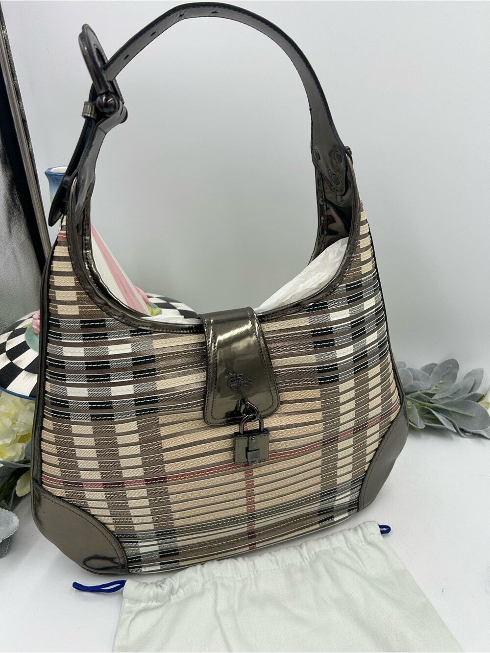 Women's Burberry Brooke hobo Bag canvas check made in Italy pristine condition